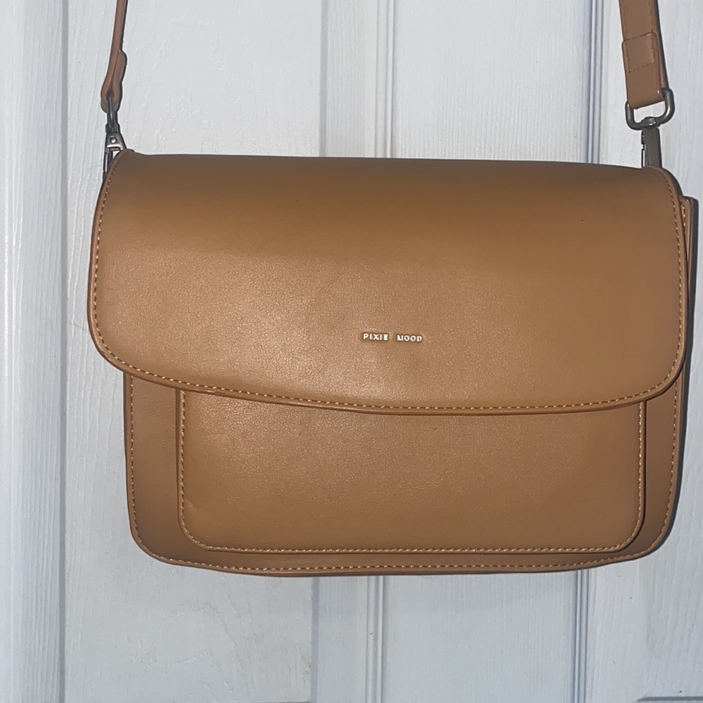 👜 PIXIE MOOD Zoe Crossbody Bag in Faux Tan Leather. Good Condition! - Picture 4 of 7